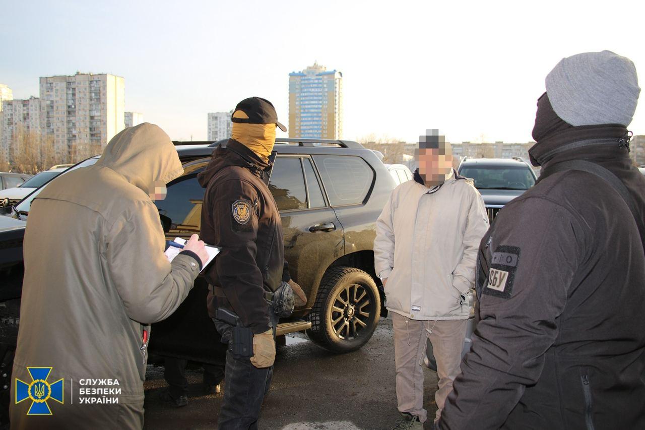 Жив у Києві, працював на ворога: колишнього чиновника затримали за підривну діяльність на користь рф