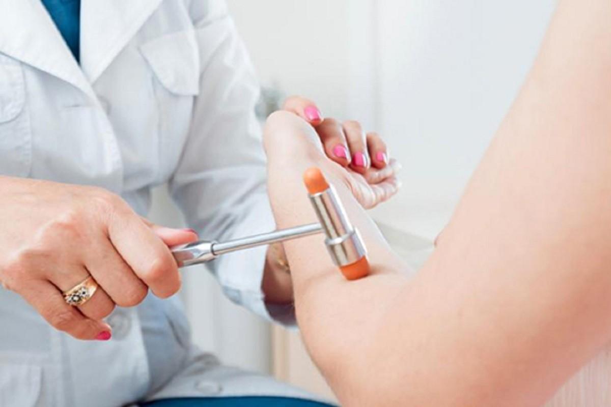 Крутиться голова, задишка та спазм кишечника, тому п’єте пігулки від отруєння? – Пояснимо, чому Ви звернулися не до того лікаря