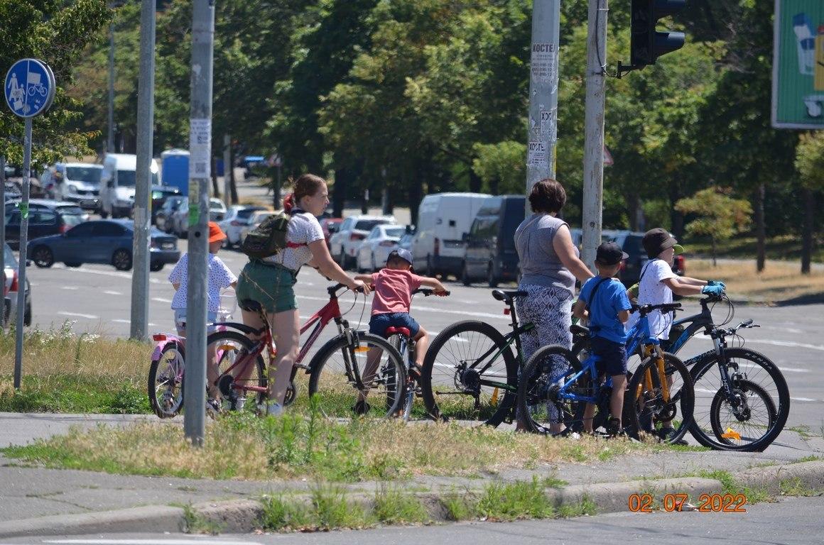 Новими велодоріжками облаштують десяток вулиць на лівому березі Києва – адреси
