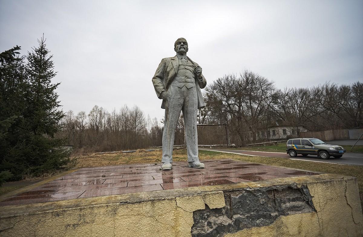 Пам’ятник Леніну, знесений у Чорнобильській зоні, був останнім у серії українського вождєпаду