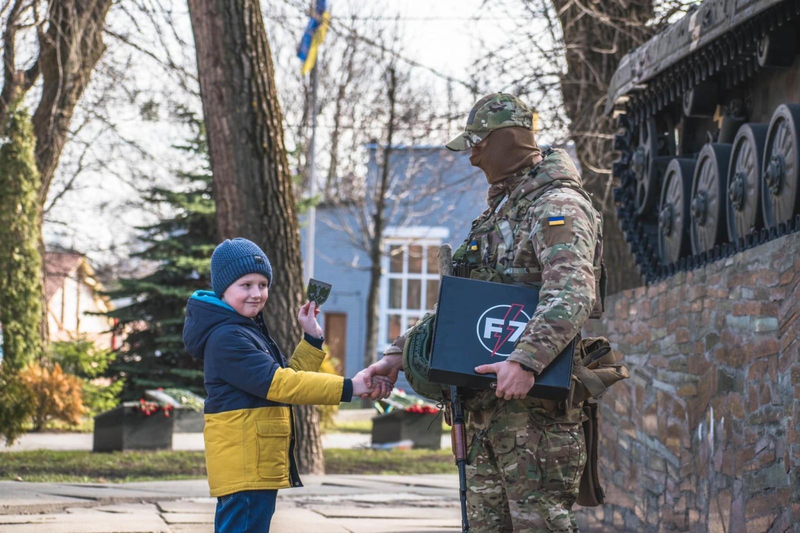 А що ти зробив для перемоги: 8-річний хлопчик з Києва купив дрон для військових замість омріяної іграшки