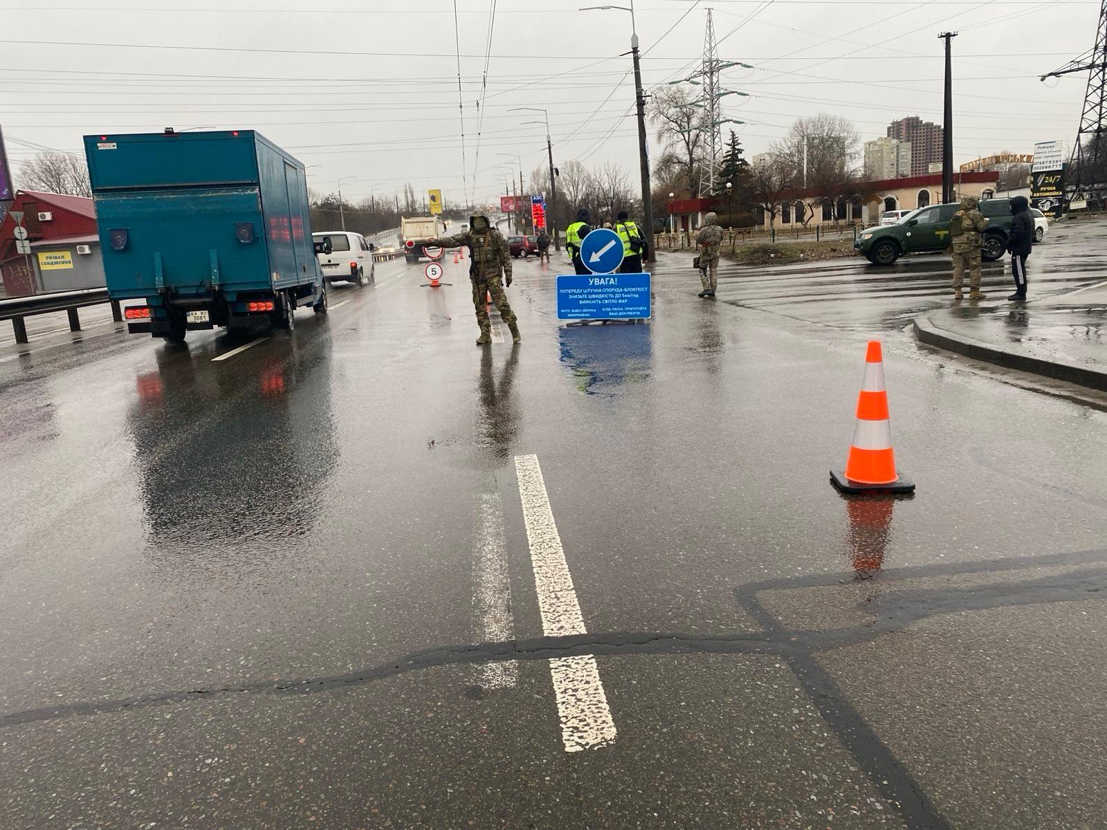 В Оболонському районі встановили блокпости – шукають ворожі ДРГ