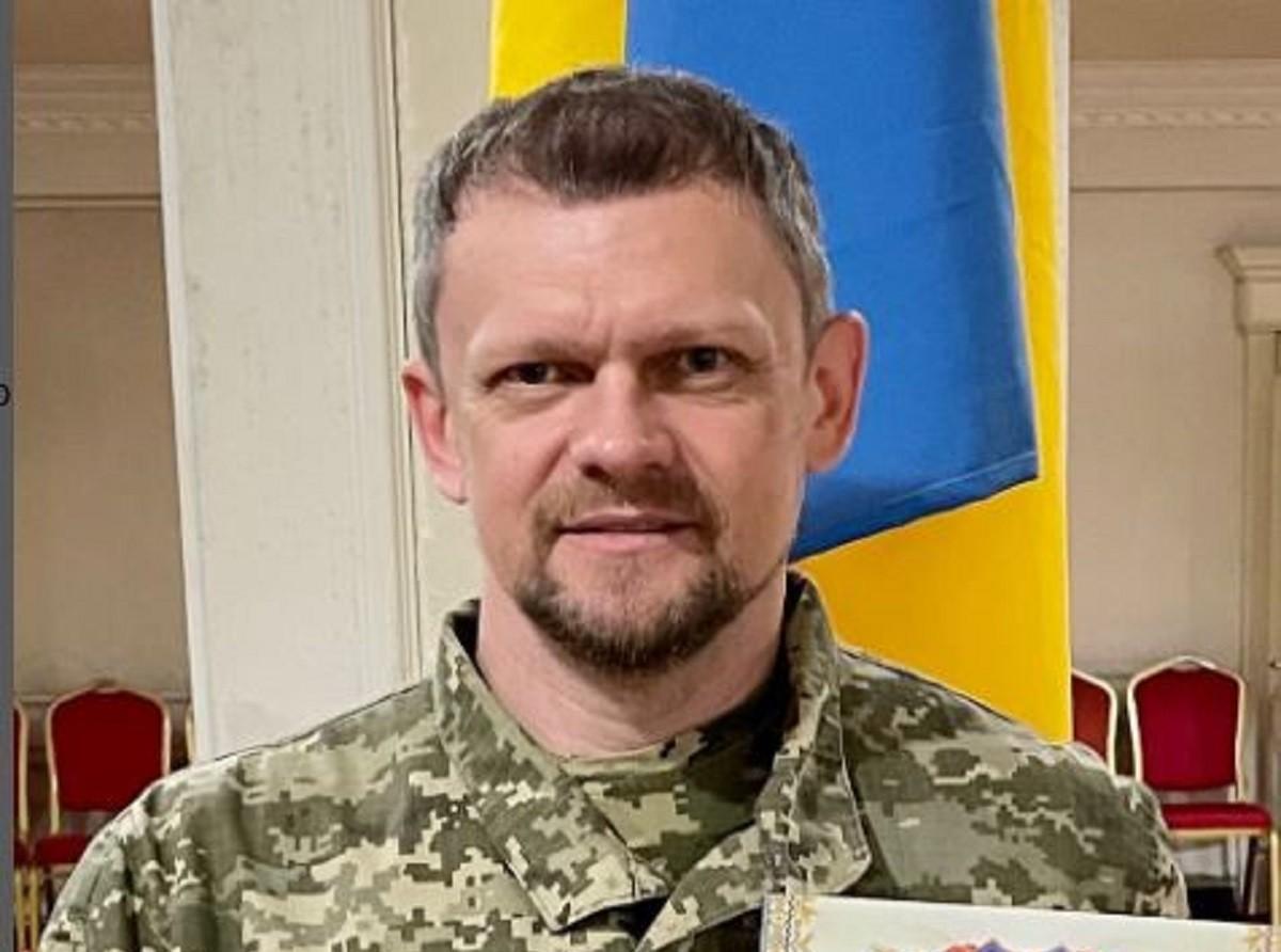 Воюють і вони: актор з серіалу “Віталька” служить у ЗСУ і пише вірші про матір та дворічну донечку