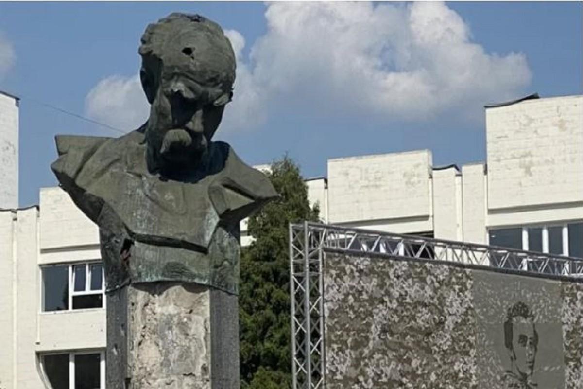 У Бородянці біля розстріляного росіянами пам’ятника Кобзарю встановлять рекорд України з найтривалішого виконання творів Шевченка
