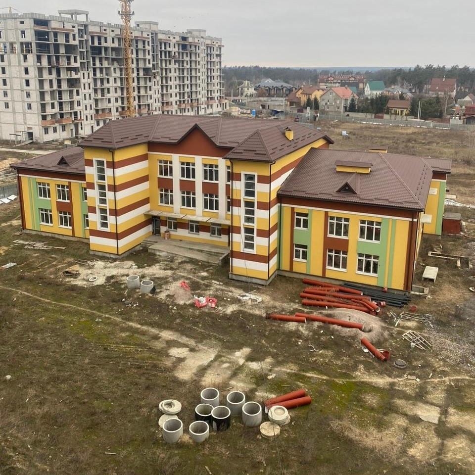 Корейська компанія допоможе добудувати садочок у Бучі, який був пошкоджений під час окупації міста