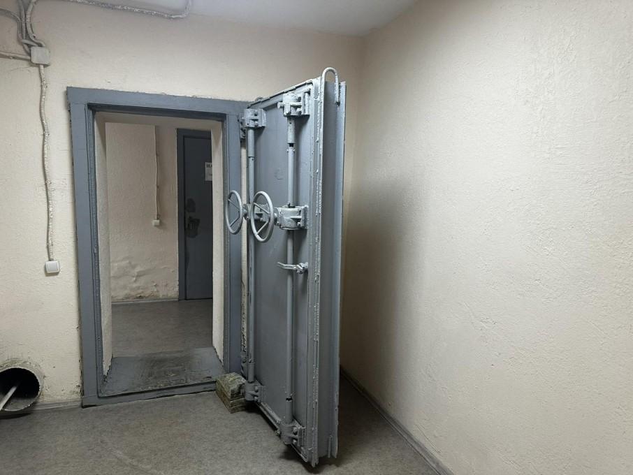 Іноземці допомогли облаштували бомбосховище з усім необхідним у Дніпровському районі