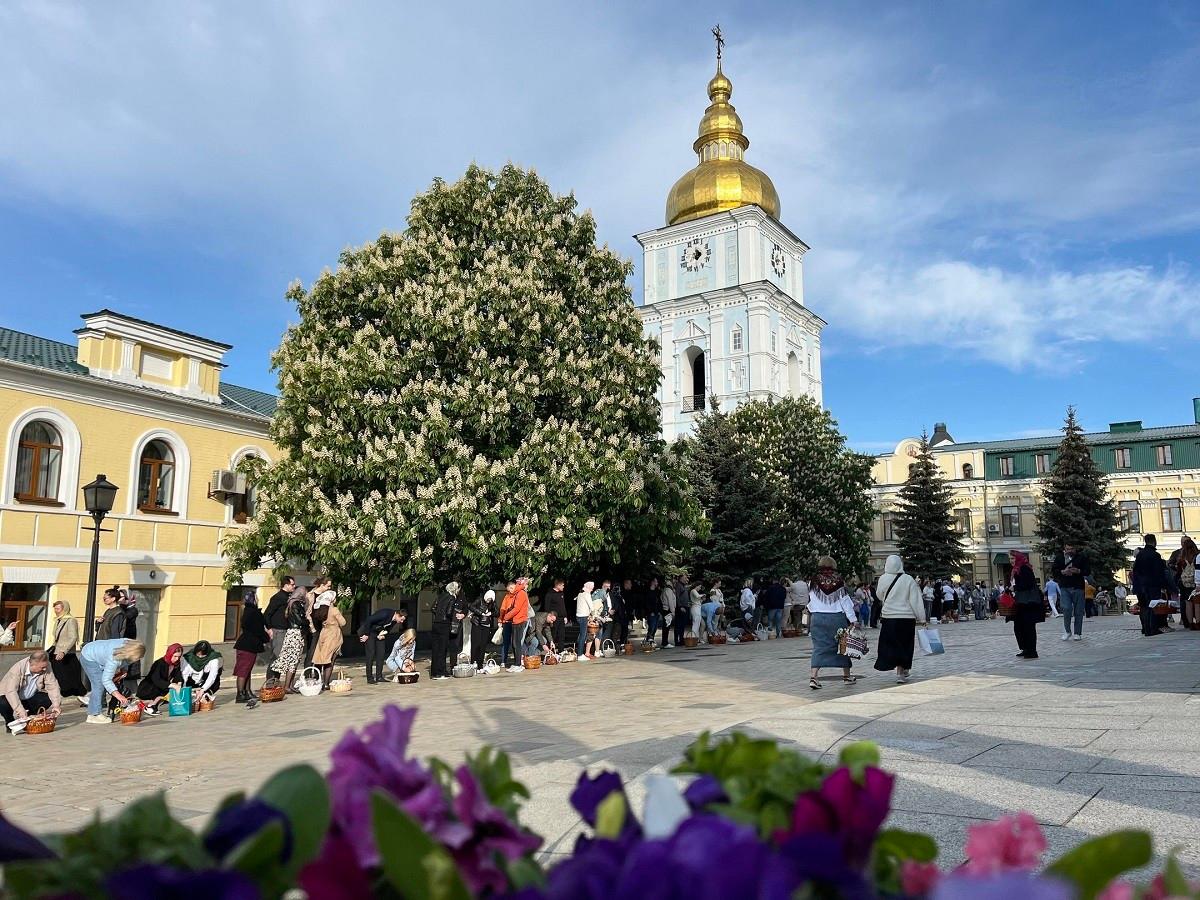 Події вікенду на Великдень: кияни рахували індекс паски, йшли до церкви, а столиця подружилася з містом в Хорватії