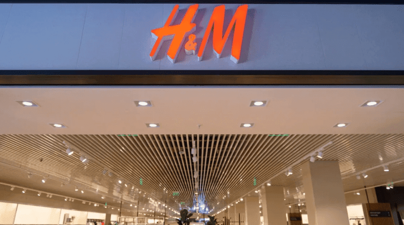 Бренд H&M відкрив у Києві перший новий магазин з початку повномасштабної війни