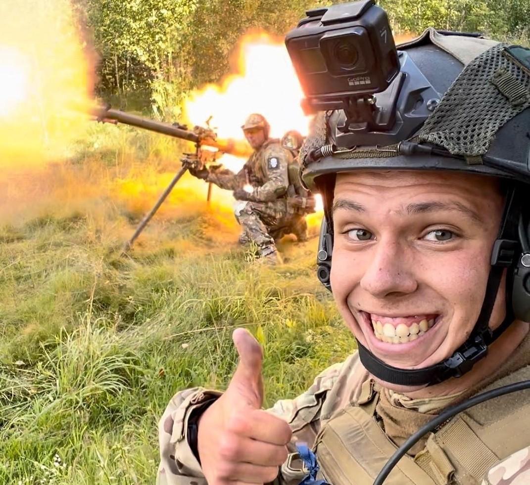 Син Ігоря Пелиха, який воює з перших днів війни, отримав відзнаку міністра оборони