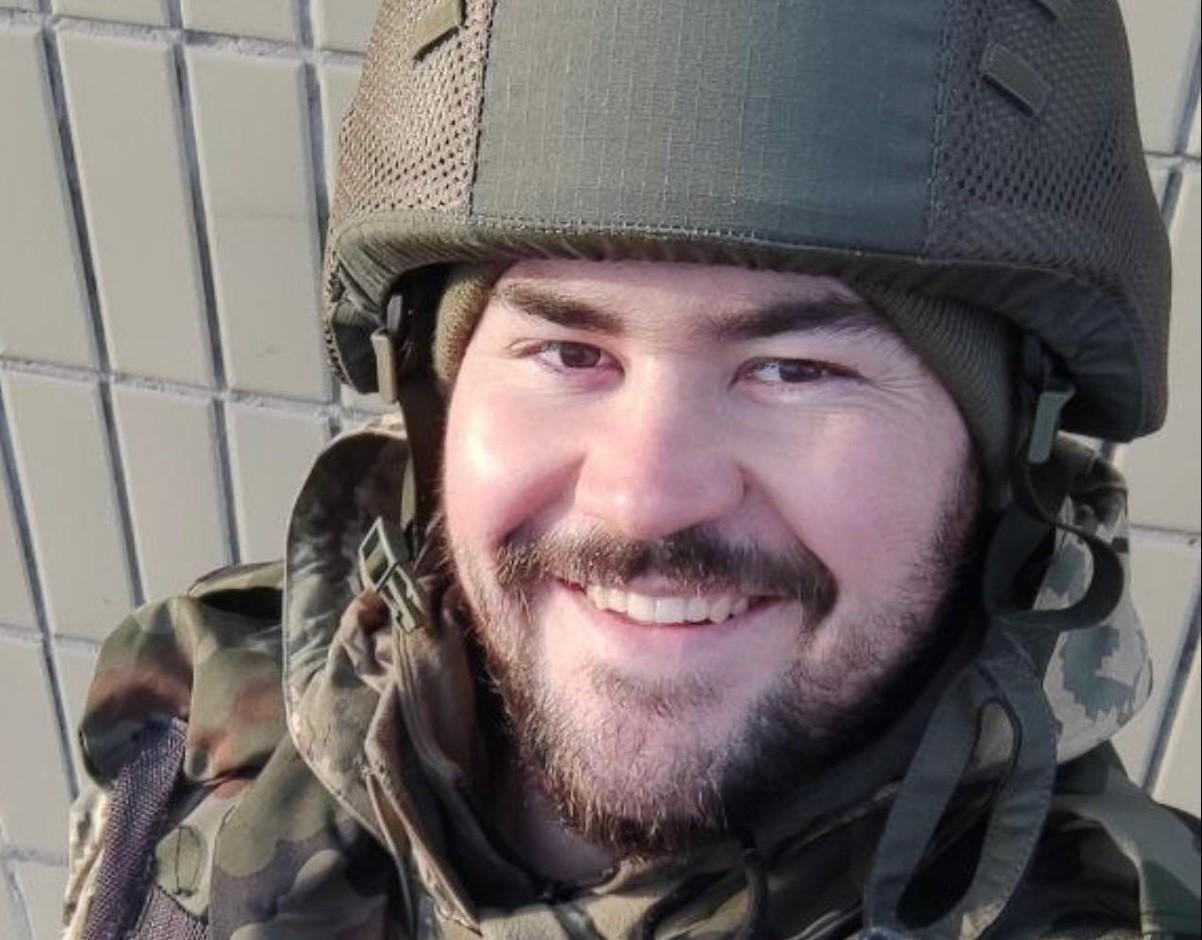 Потрібна наша допомога. Машиніст метро Києва з перших днів воював, пережив полон і втратив ногу, але не мрію знову керувати поїздом