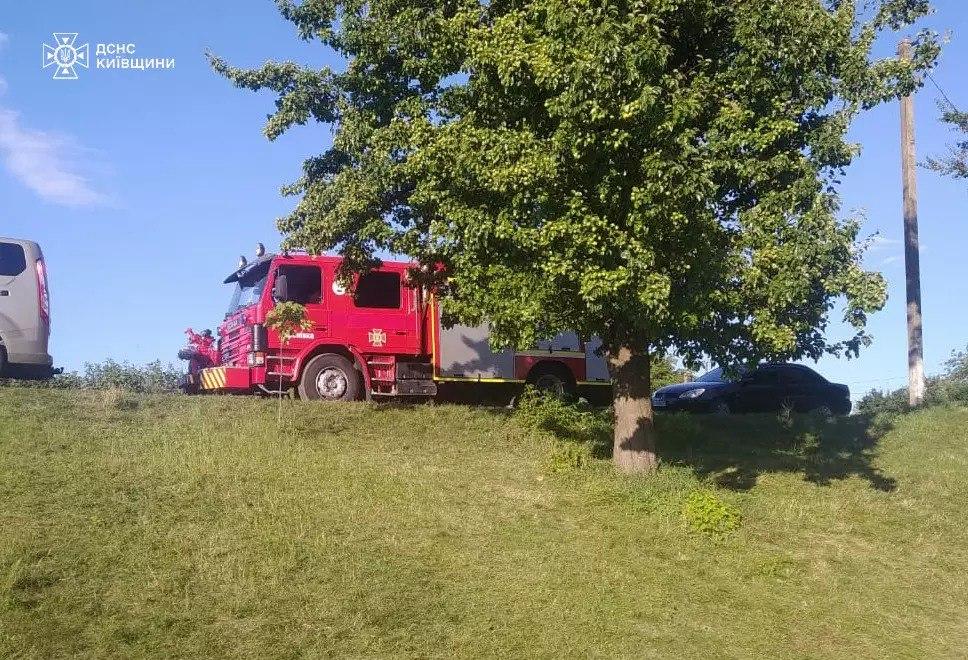 На Київщині під час купання у річці потонув хлопець
