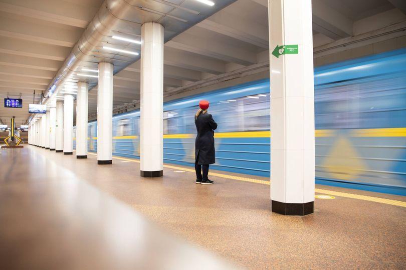 Не заступайте за обмежувальну лінію: як проїхатись у підземці і не втрапити у халепу