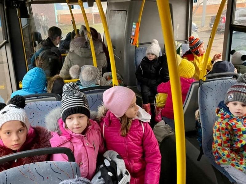 Прокуратура розпочала досудове розслідування після заяв Омбудсмена про незаконний виїзд за кордон родичів столичних посадовців