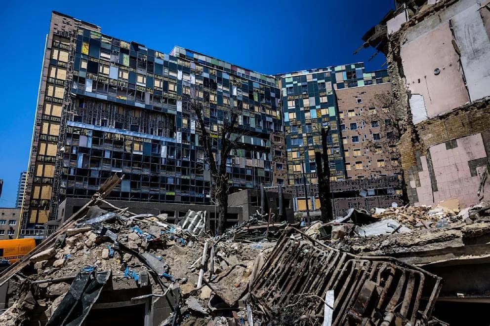 З початку вторгнення росія запустила по Києву 2500 ракет і дронів