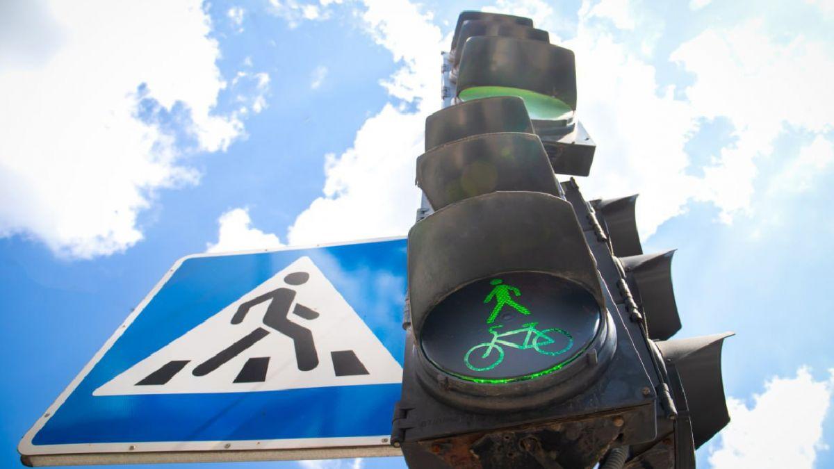 Транспортний колапс: через відсутність напруги електротранспорт працює з затримками