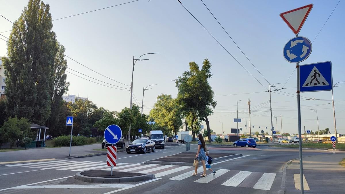 Кільцевими розв’язками у Києві облаштували ще п’ять перехресть – локації