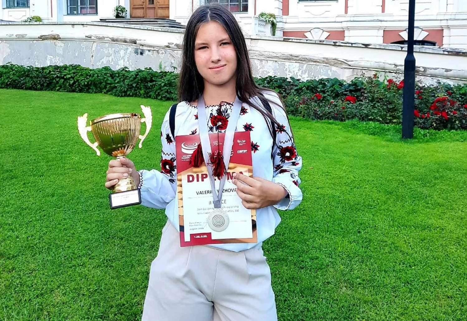 Пишаємося! 13-річна київська волотерка стала віце-чемпіонкою Європи з міжнародних шашок