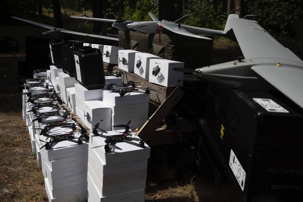 Тероборонівці столиці отримали від киян 1200 дронів та 60 РЕБів