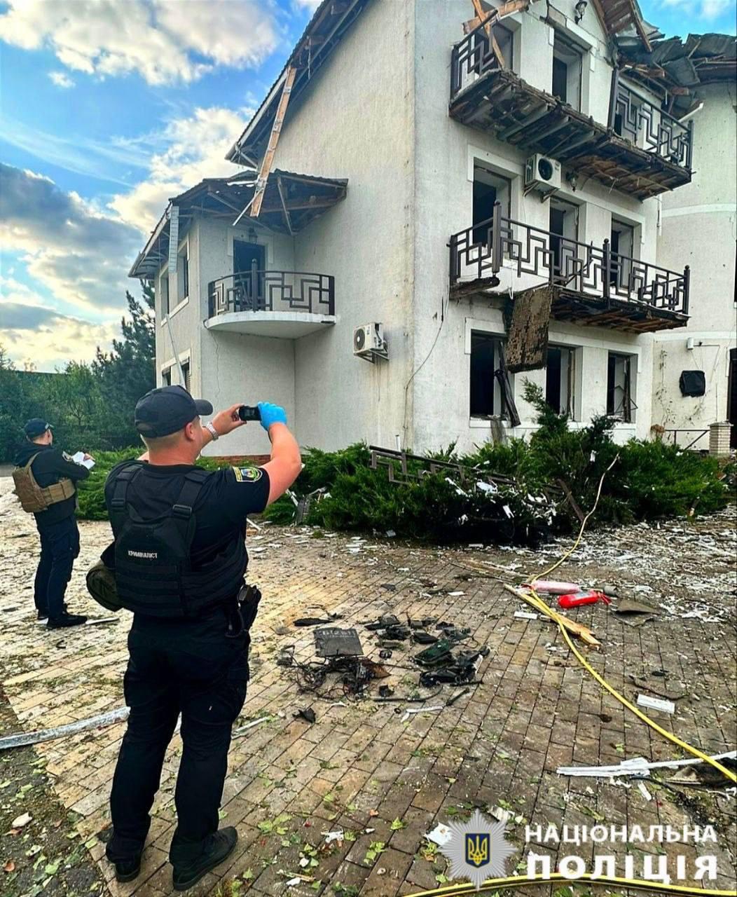 На Київщині дрон влучив у будинок російського опозиціонера Іллі Пономарьова, чоловік отримав поранення