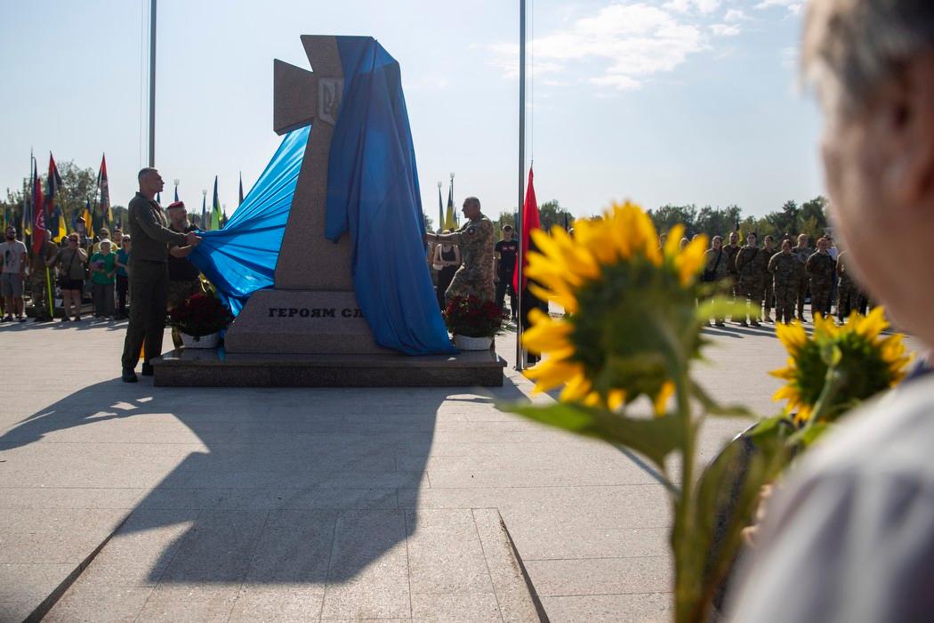 На Берковецькому кладовищі відкрили Меморіал на честь полеглих на війні киян
