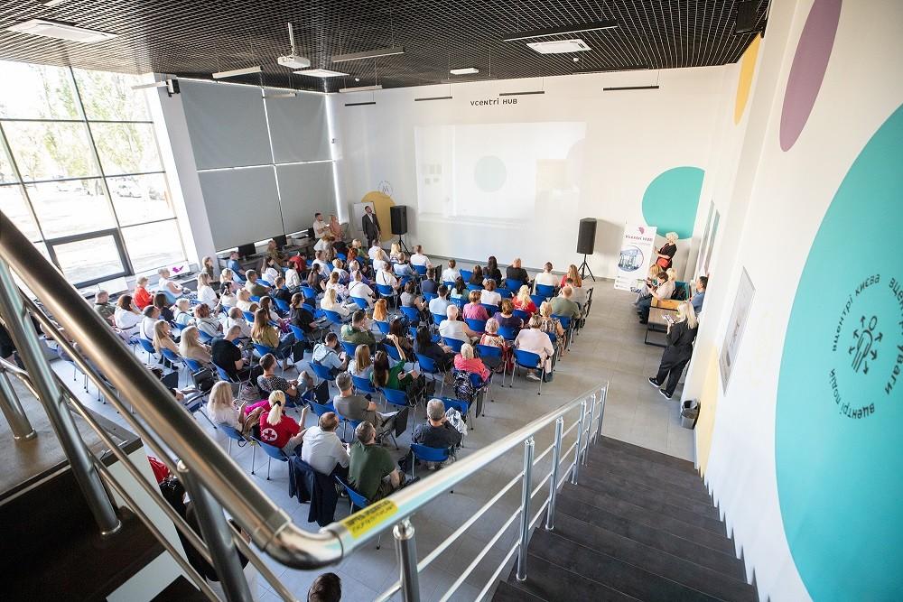 На лівому березі з’явився перший безкоштовний простір Vcentri HUB – кому і чим він буде корисний
