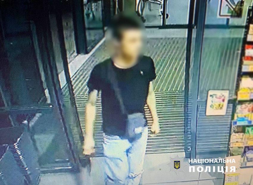 У Подільському районі 16-річний студент спалив придбану для військових автівку
