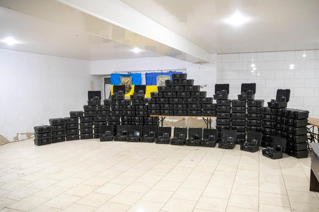 Чотири бригади на Харківському напрямку отримали понад тисячу дронів від киян