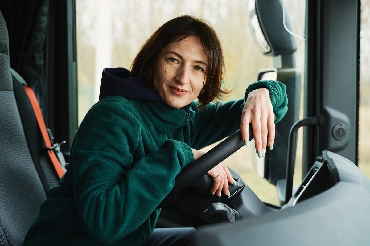 Мережі METRO, Fozzy Group та NOVUS набирають жінок на водіїв вантажівок