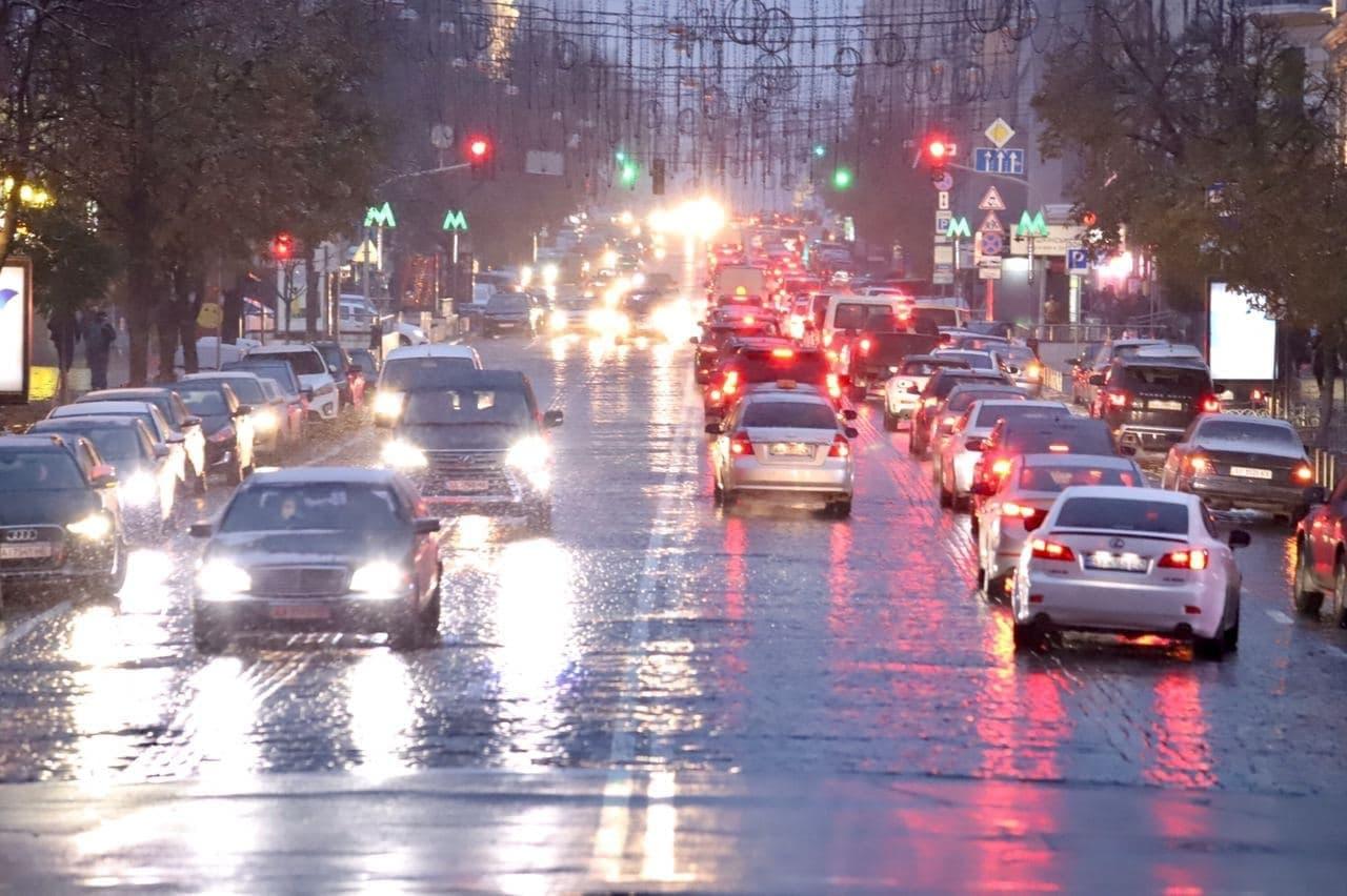 У Києві частково обмежуватимуть рух транспорту вулицею Богатирською