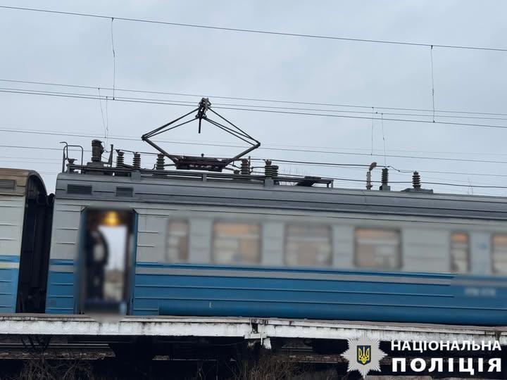 На Київщині підліток отримав опіки на даху електрички
