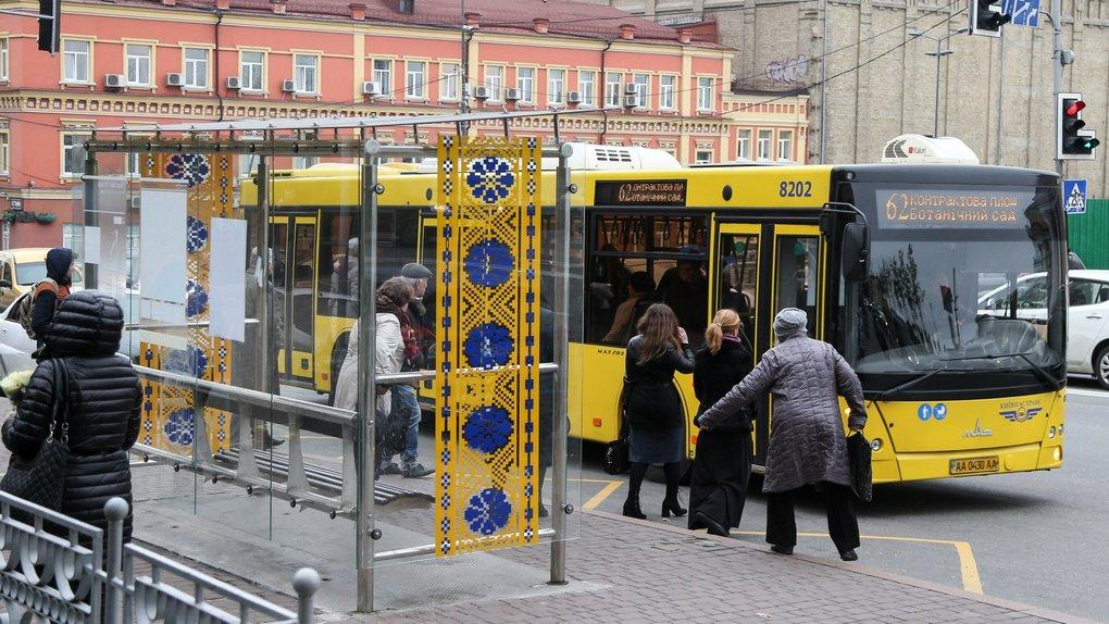 Більшість водіїв київського транспорту готові працювати під час повітряної тривоги, але є питання відповідальності