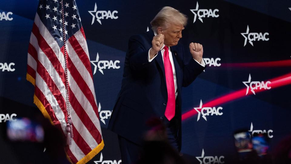 Трамп підвищив мита на товари з Китаю до 125%, а для решти країн тимчасово знизив