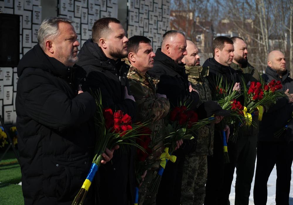 У Бучі вшанували пам’ять жертв російської агресії біля «Стіни пам’яті»