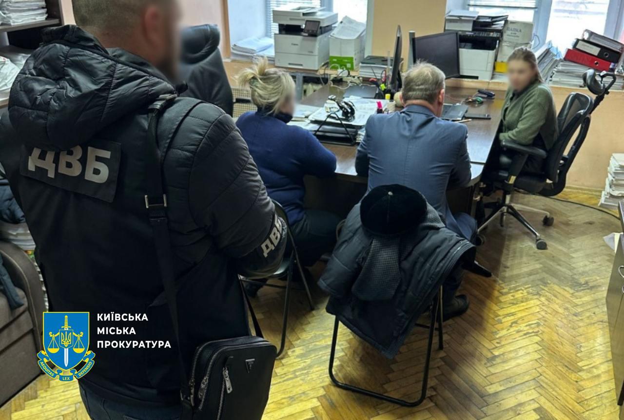 Фіктивне навчання в автошколах та незаконна видача талонів у ТСЦ: оголошено підозри