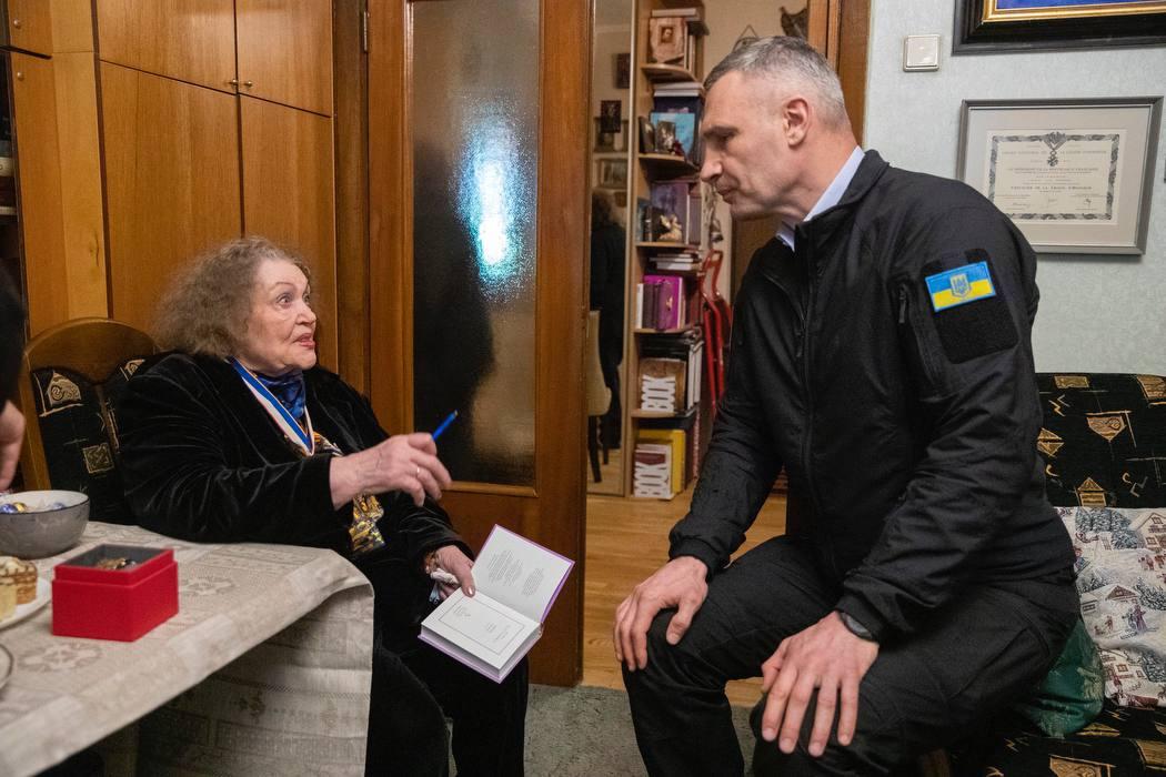 Віталій Кличко, Ліна Костенко
