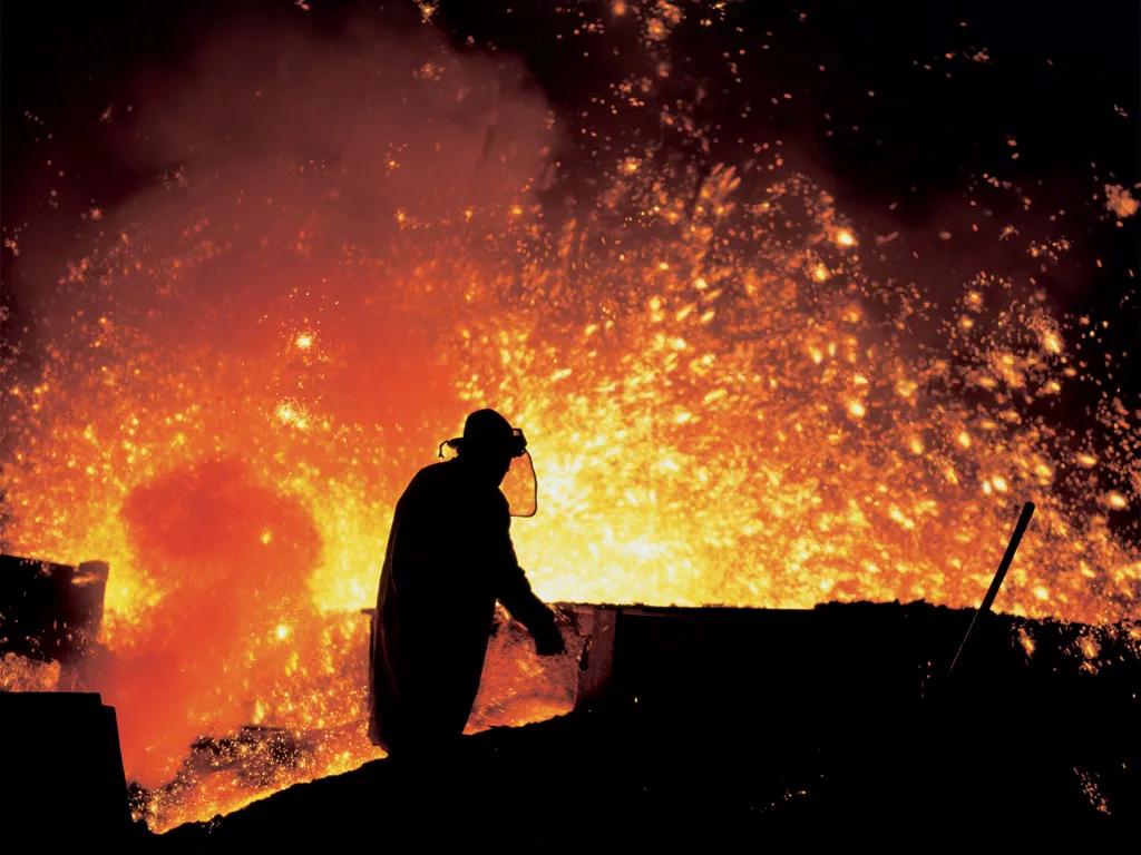 Промисловість Росії сповільнюється: військовий сектор не компенсує падіння цивільного виробництва
