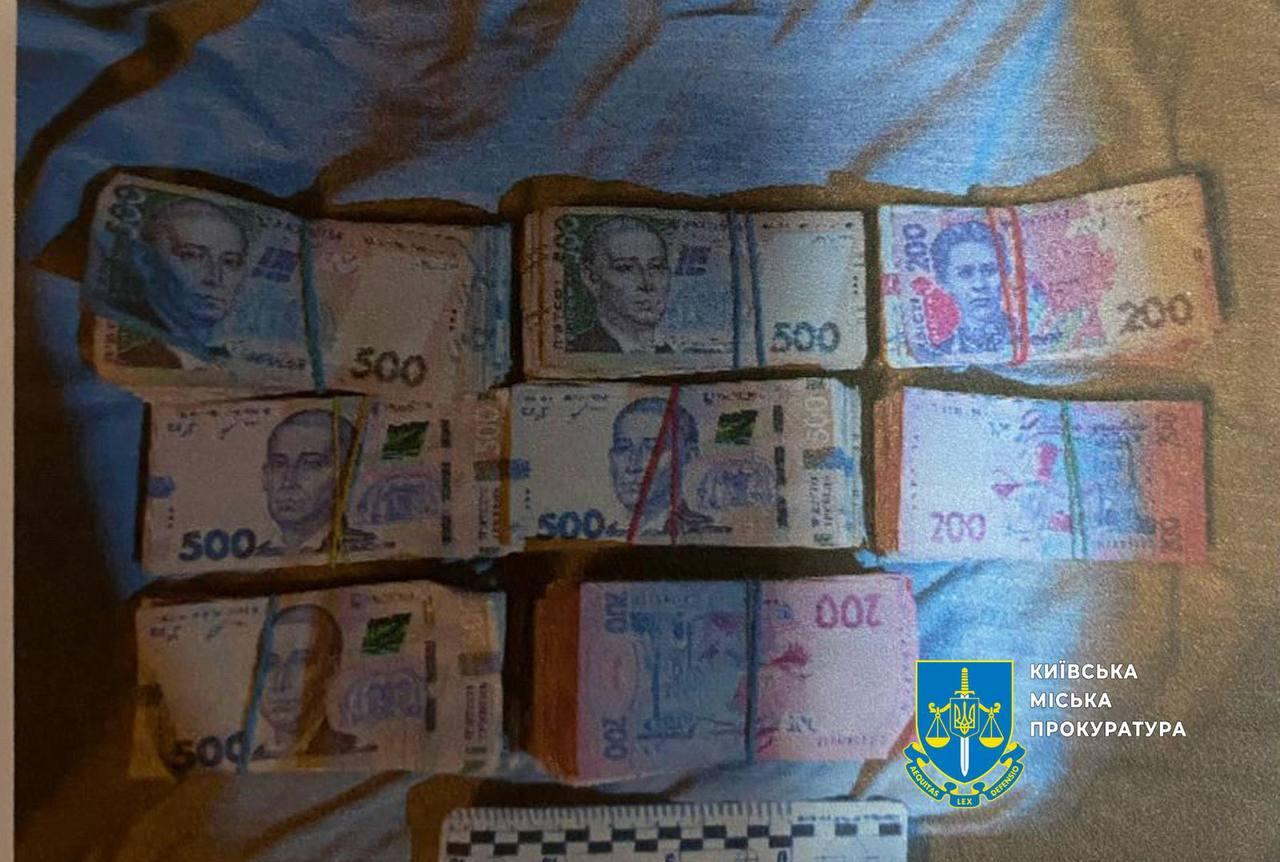 У Києві двох чоловіків засуджено до 9 років ув’язнення за розбійний напад на матір полоненого військового