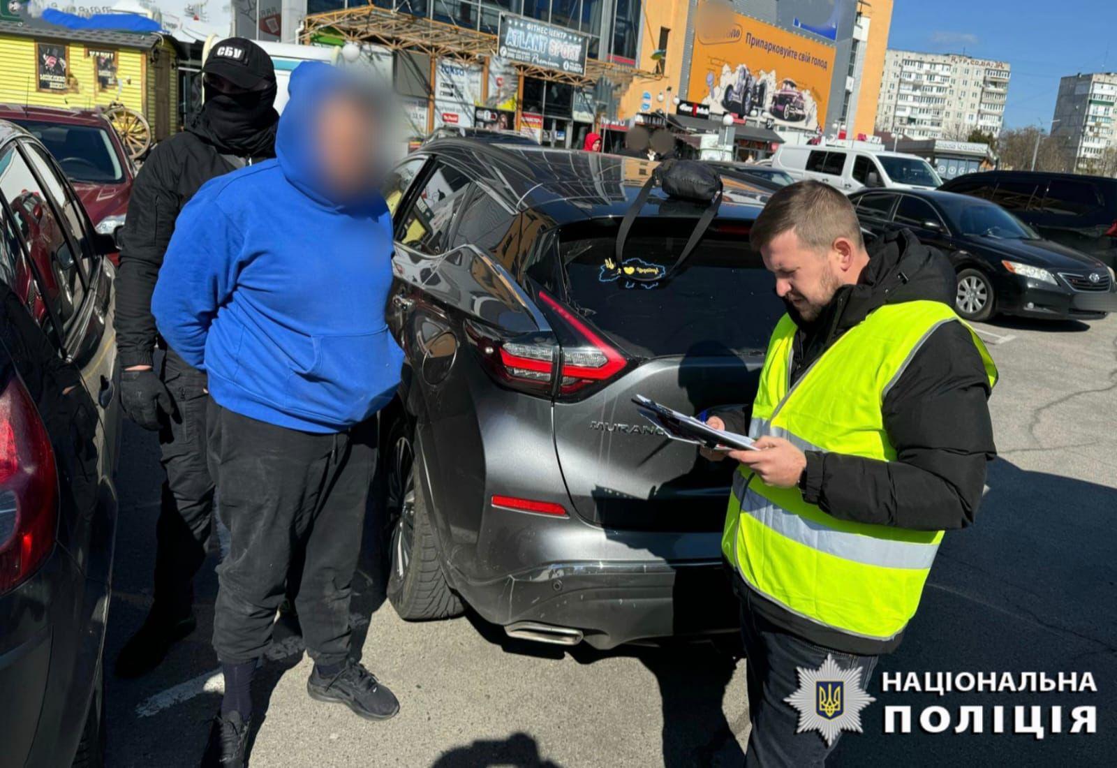 Жителю Київщини загрожує до 9 років ув’язнення за переправлення чоловіків за кордон