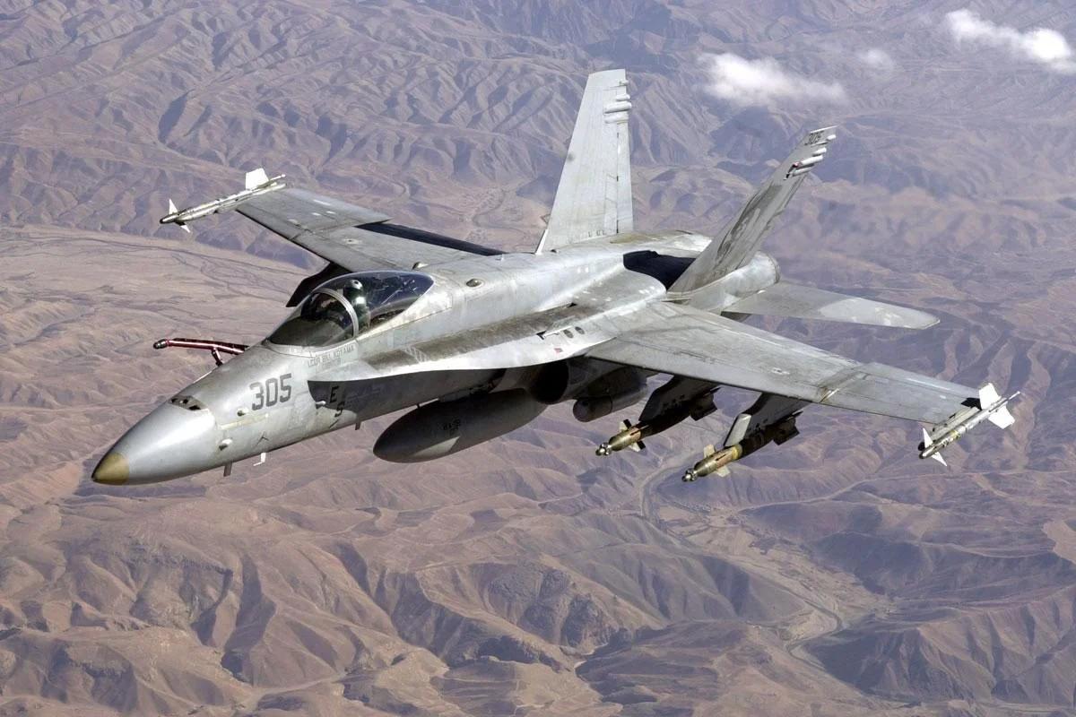У Фінляндії розбився винищувач F/A-18 — пілот встиг катапультуватися
