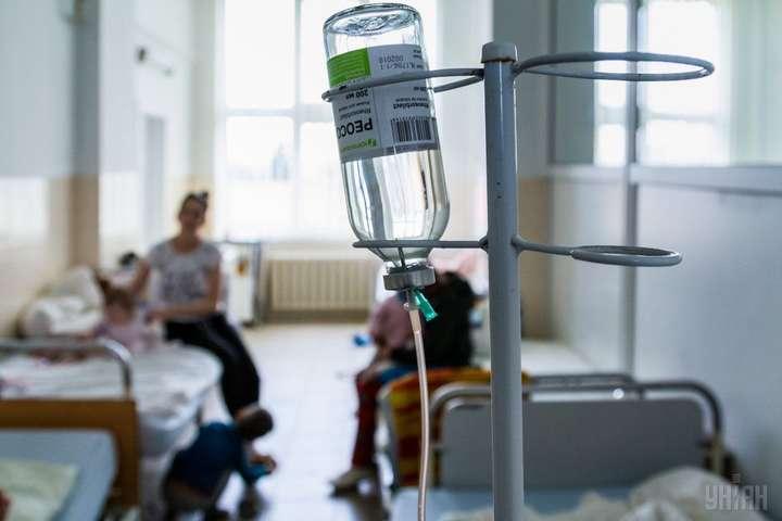 Жінка з Дніпра наїлася сала і захворіла на ботулізм