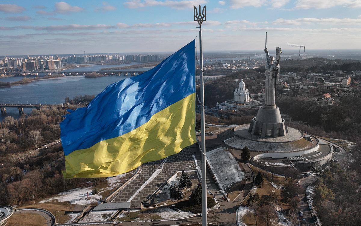 Грошова допомога до Дня Незалежності 2025: хто отримає виплати та у якому розмірі