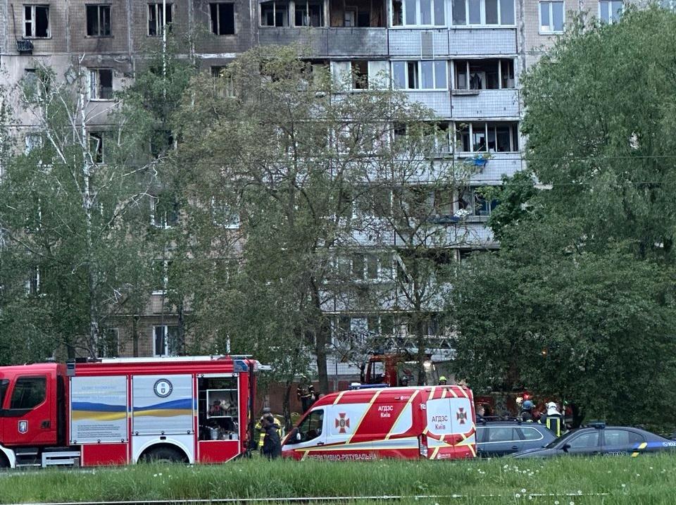 Шахед спалив квартиру вчительки: двоє дітей з пораненнями та потребують лікування