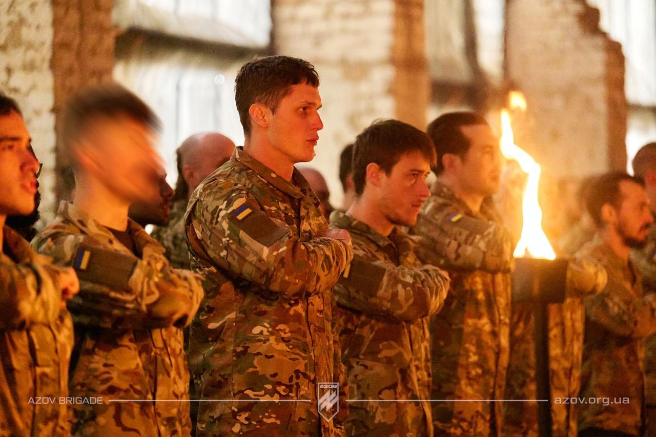 Інтернаціональний батальйон 12-ої бригади «Азов» отримав бойову хоругву