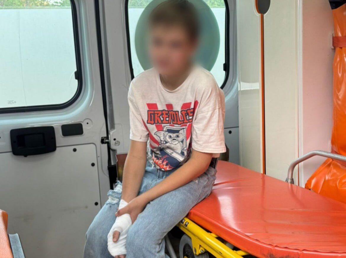 У Петропавлівській Борщагівці підліток отримав опіки рук від невідомих елементів живлення