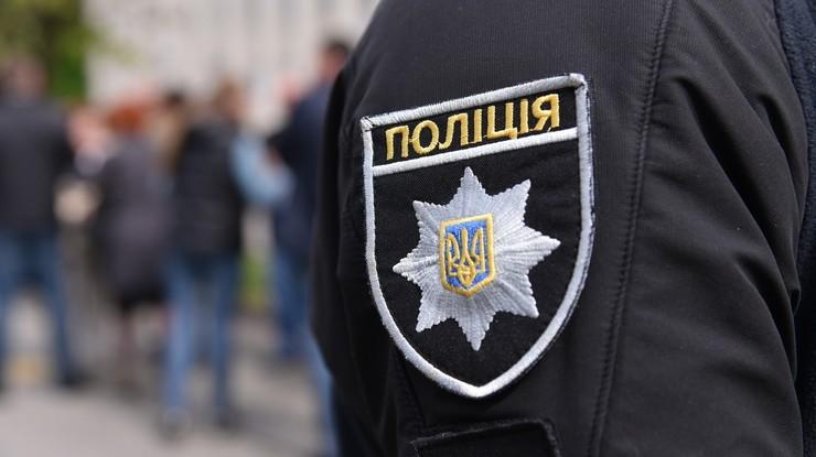 На Львівщині чоловіка оштрафують за те, що дозволив дітям сісти за кермо авто