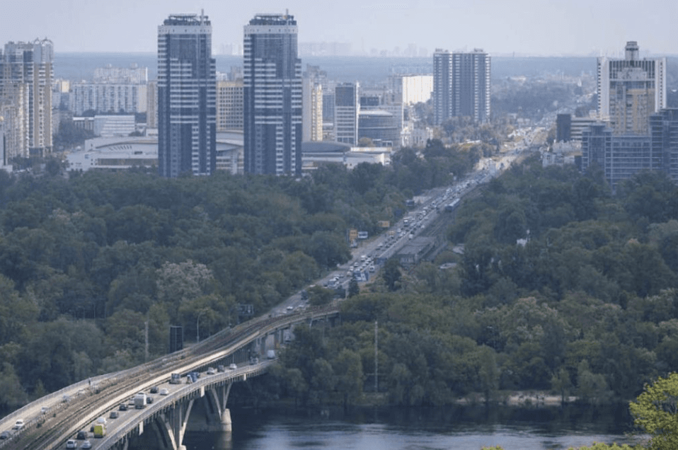 Затор на Броварському проспекті: розраховуйте час