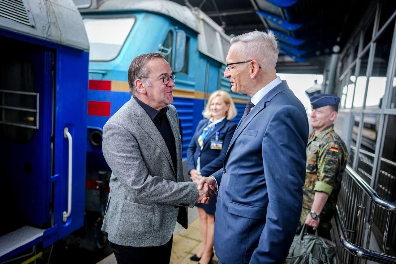Міністр оборони Німеччини Борис Пісторіус прибув до Києва для обговорення подальшої військової допомоги