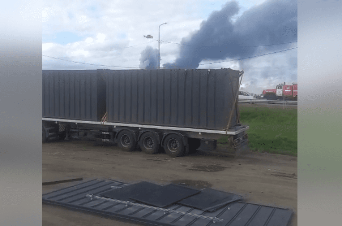 Аеродроми РФ атакували дрони, які привезли у вантажівках