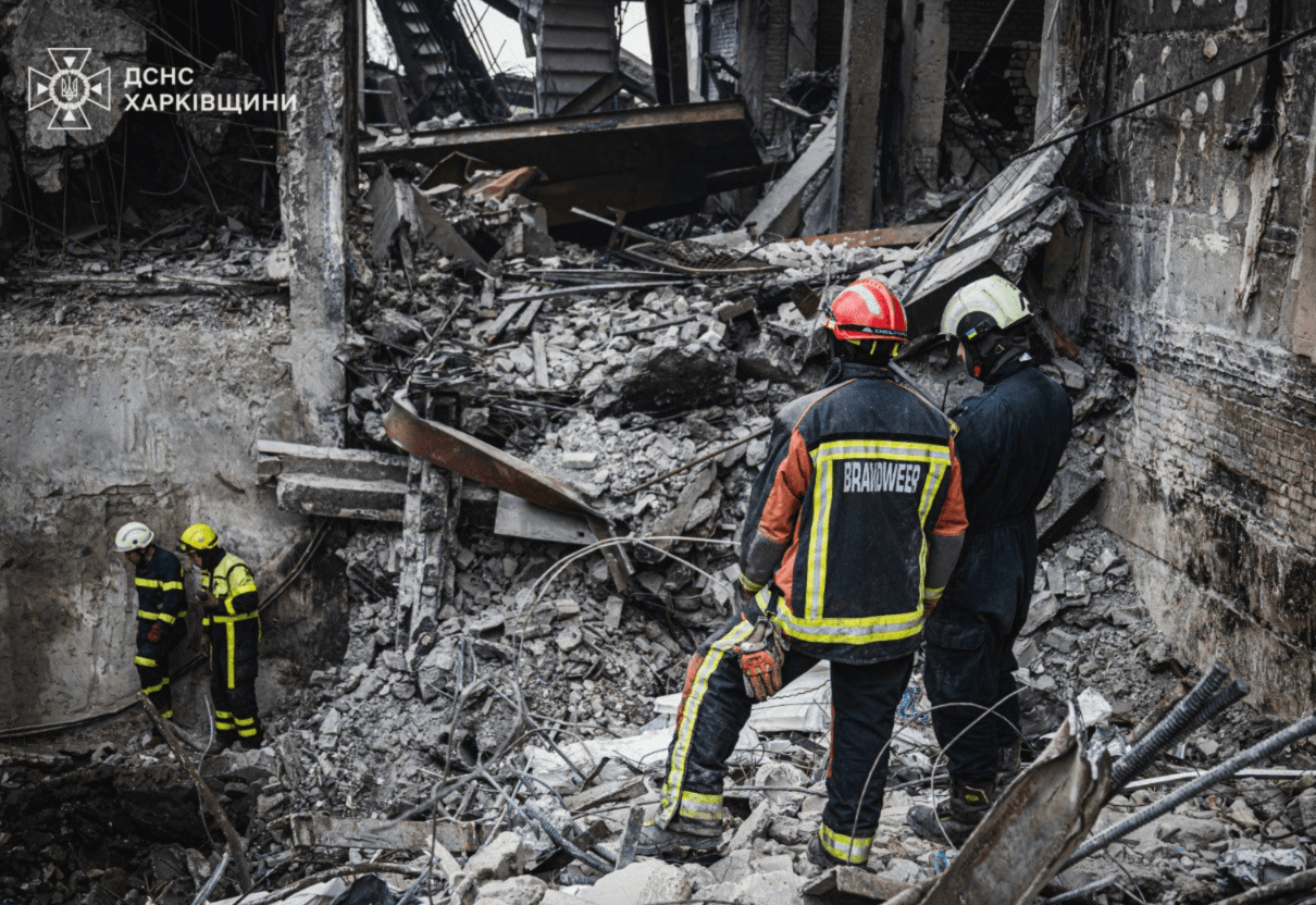 У Харкові під час розбору завалів на зруйнованому підприємстві знайшли тіло ще однієї людини