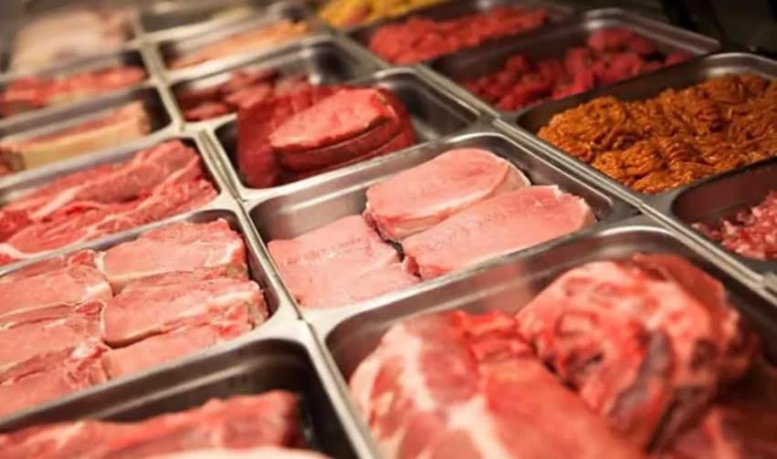 Деякі продукти на столичних ярмарках заборонили продавати після полудня